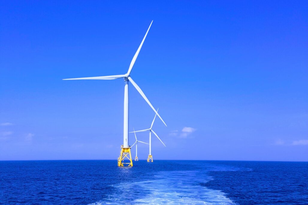 ISPT Theme Electrification - Wind turbines on sea - ©Shaun Dakin