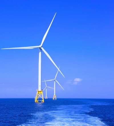 ISPT Theme Electrification - Wind turbines on sea - ©Shaun Dakin