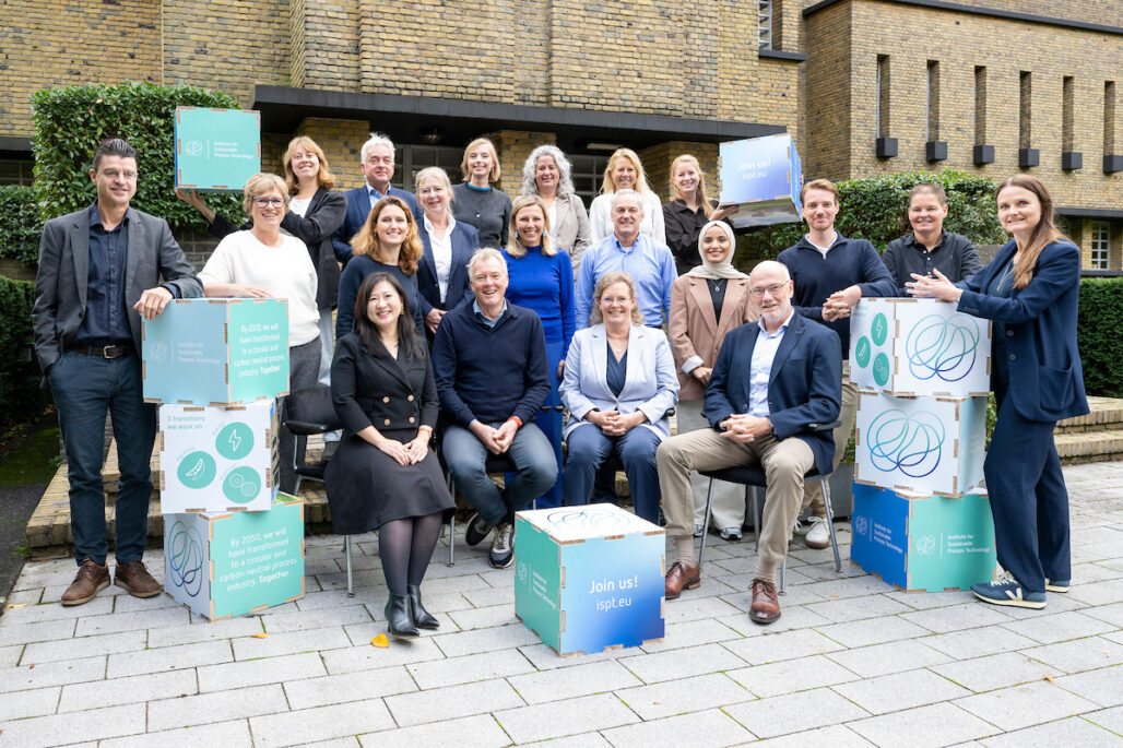 The staff of the Institute for Sustainable Process Technology in front of their office in Amersfoort.